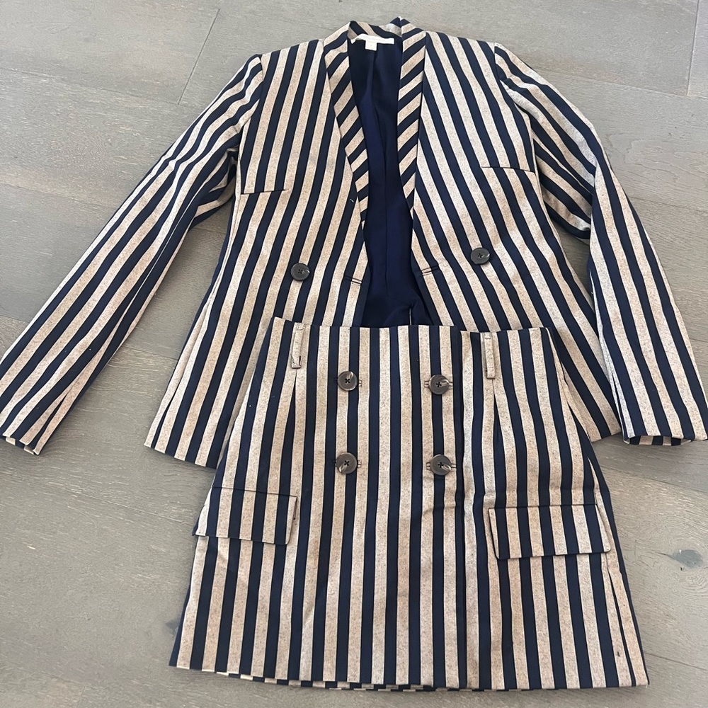 Jonathan Simchai !! Matching skirt and jacket